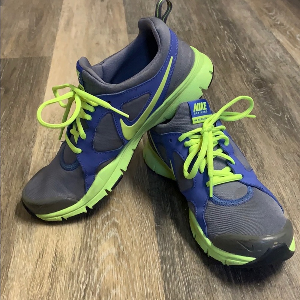 Nike tennis shoes